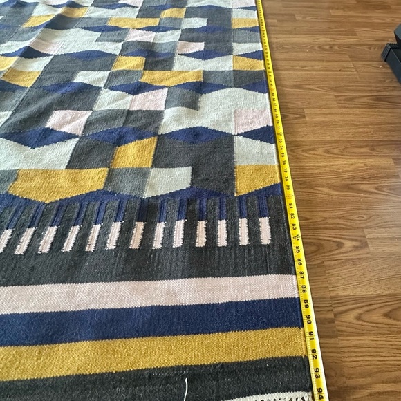 Geometric Pattern Area Rug - Picture 6 of 7